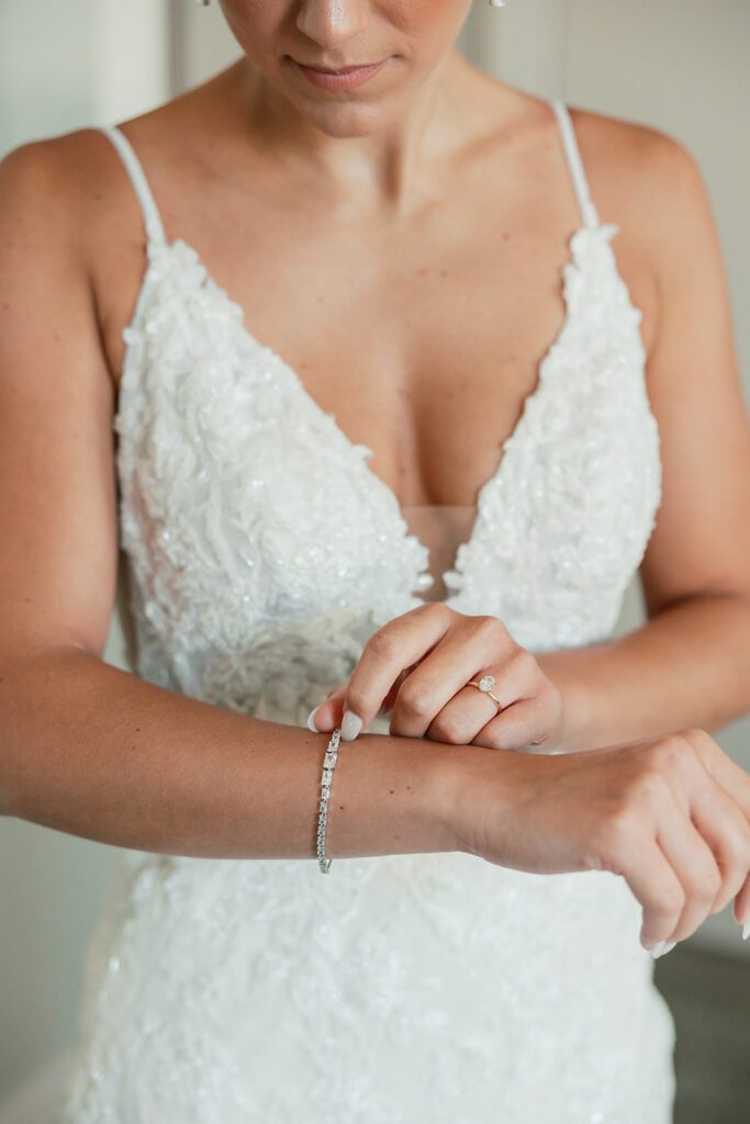 bride details upclose